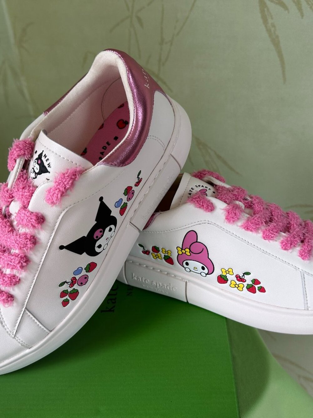KATE SPADE HELLO KITTY AND FRIENDS SNEAKERS:NIB CREAM/MULTI SIZE:8